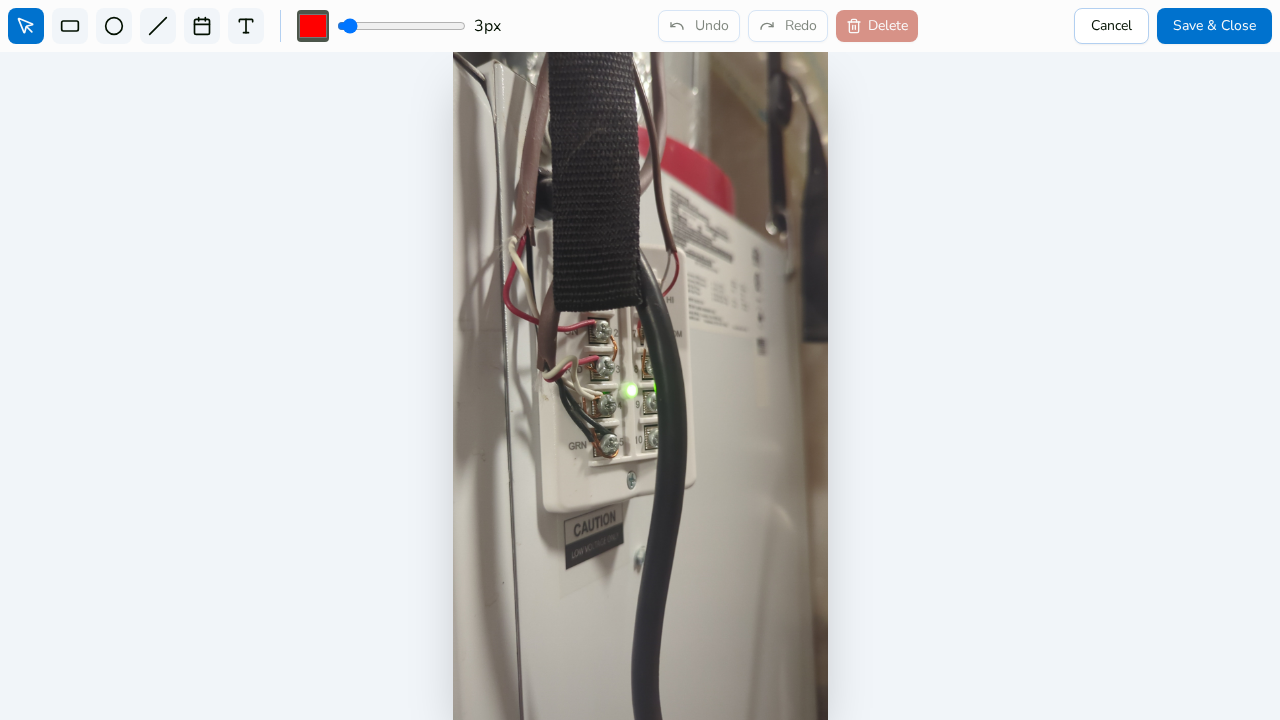 The photo annotation editor in the CrewBox web console